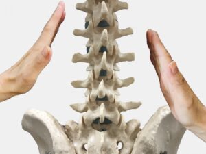 腰痛の原因になる骨盤の歪みを確認する両国ソレイユ鍼灸整骨院の施術